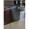 Image 6 : 4 vintage gas cans