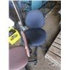 Image 5 : 3 office chairs