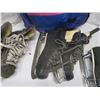 Image 4 : 3 pairs of vintage skates and go bag