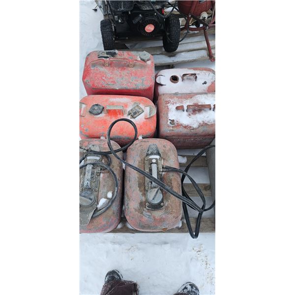 6 gas containers and bildge tank