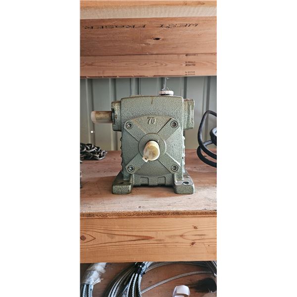 70 to 5 gear reducer