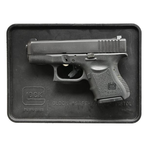 GLOCK 27 SUB COMPACT 40 S&W PISTOL.