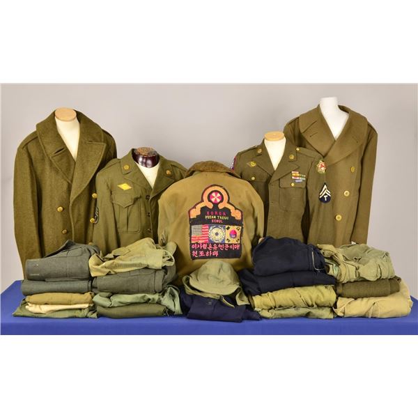 US MILITARY UNIFORMS.