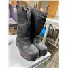 Image 1 : Wind River boots size 12