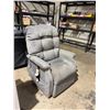 Image 1 : Lift recliner need cleaning