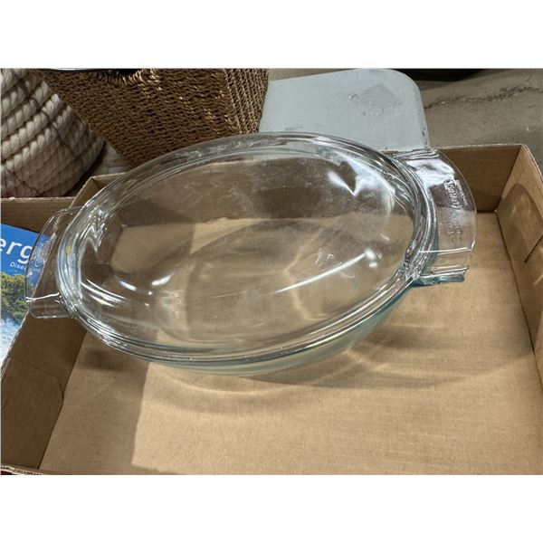 Pyrex baking dish