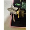 Image 2 : Jeffrey star ornaments