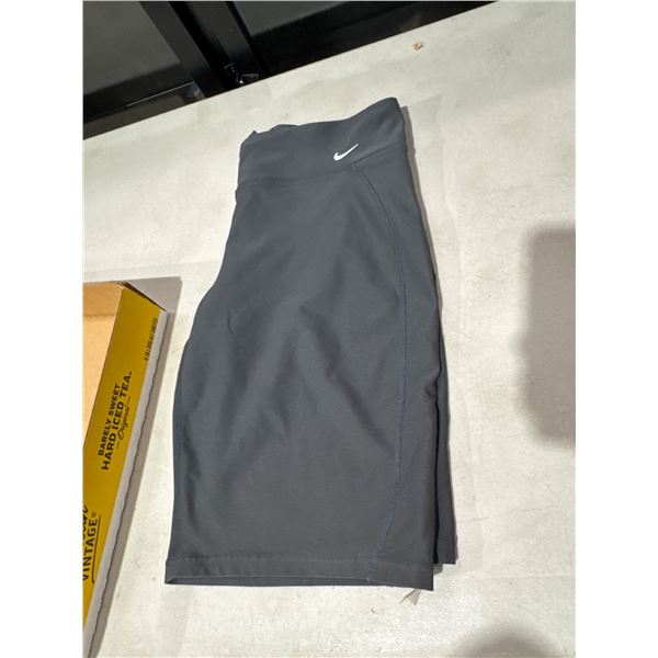 Nike short size 14