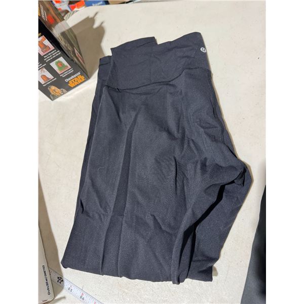 Lulu pants size 14