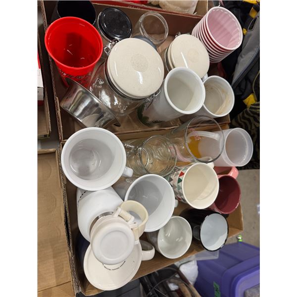 Assorted mugs, etc.