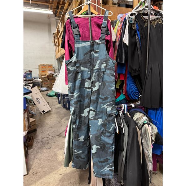 Snow pants size large