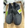 Image 1 : New slippers size 12