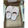 Image 1 : Slippers size medium new