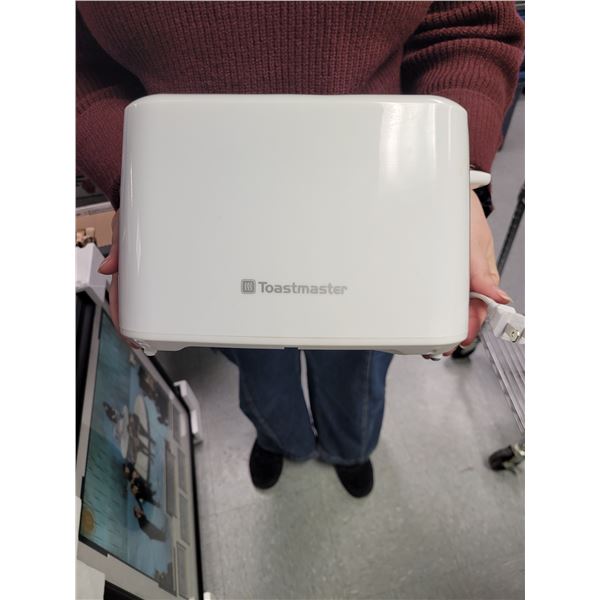 Toast Master Two Slot Toaster Used but IIke New Model #TM-26TSCW