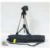 Image 1 : SMALL TRIPOD WITH CARRYING CASE