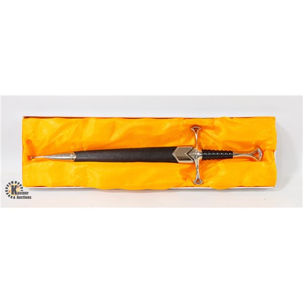 DAGGER MEDIEVAL SWORD IN BOX