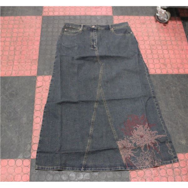 NEW WALLIS JEAN SKIRT SIZE 16 W/ PRINTED DESIGN