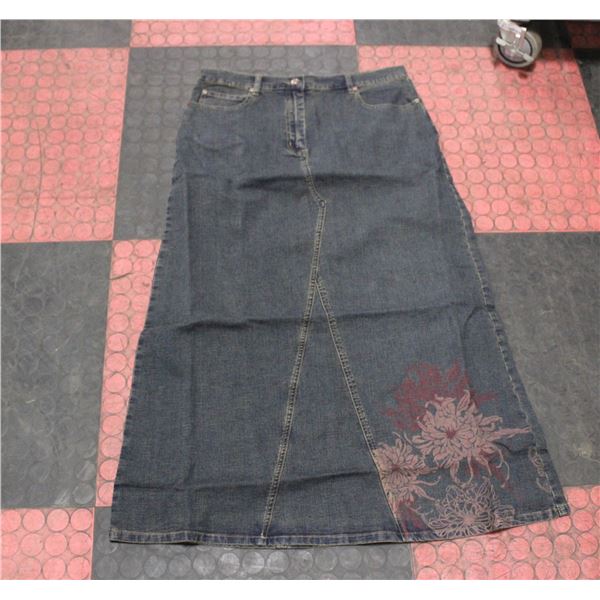 NEW WALLIS JEAN SKIRT SIZE 16 W/ PRINTED DESIGN