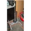 Image 1 : METAL TIRE RACK FOR VEHICLE TIRES