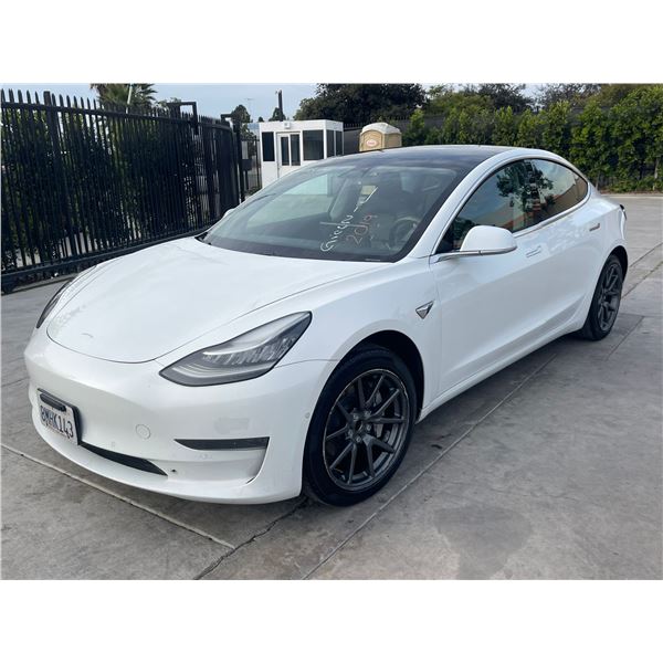 TESL TESLA 3 2019 T-2 DAYS