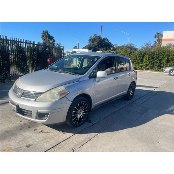 NISS VERSA  2009 T-DONATION