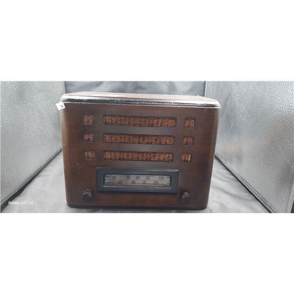 Rare 1940s Co-Op tube radio made by brand and millan tested