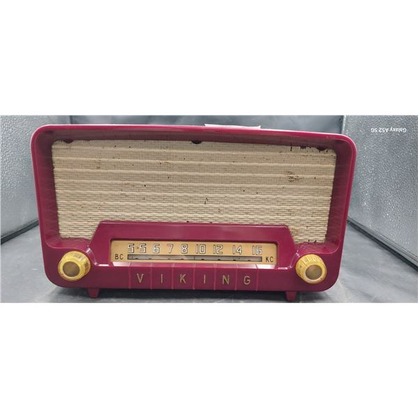 Vintage Canadian Eatens Viking Tube Radio model 54-50 tested