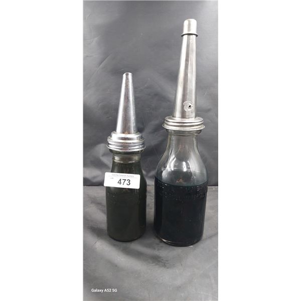 2 Vintage Pint and quart oil bottles