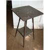 Image 1 : Occasional table w/turned legs