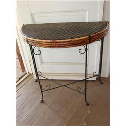 1/2 Moon rush top, metal base table
