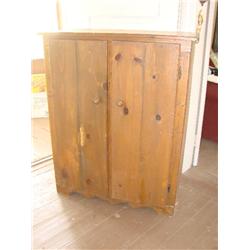Texas Pine jelly cabinet w/2 shelves