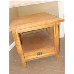 Bassett Mission style end table w/drawer