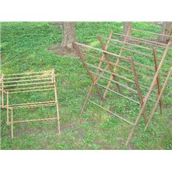 2 linen racks