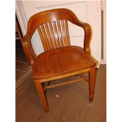 Solid oak desk chair - out of Shelby Tx.