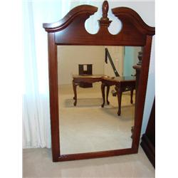 Mirror w/finial top