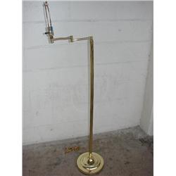 Swing arm floor lamp