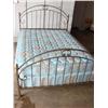Image 2 : Queen size iron bed