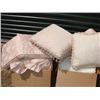 Image 1 : Pink comforter custom by Ethan Allen, variety!
