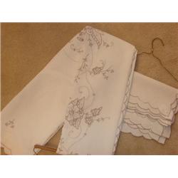 Antique table linens, tablecoth with 8 napkins