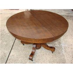 Round pedistal table