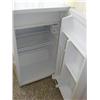 Image 2 : GE mini refrigerator