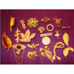 Vintage brooches-20 total
