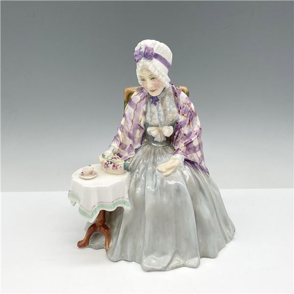 Royal Doulton Porcelain Figurine, Granny HN1804
