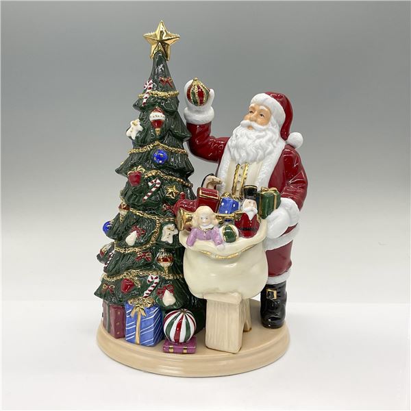 Santa's Finishing Touch - HN5112 - Royal Doulton Figurine