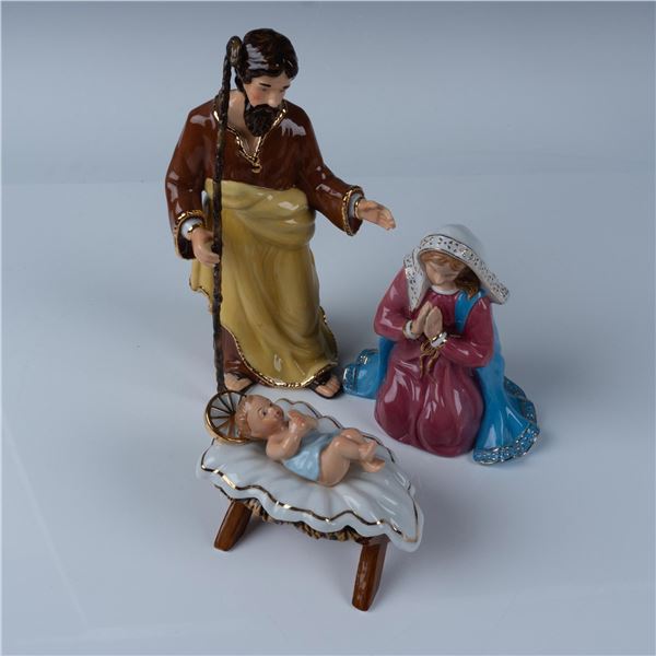 Jesus, Mary, and Jospeh - Royal Doulton Nativity Figurines - Royal Doulton Figurine