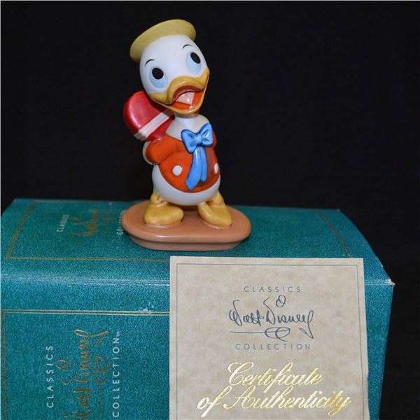 Classics Walt Disney Nephew Duck "I Got Somethin' For Ya" Sculpture