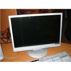 19" Wide Screen Flat Panel Monitor W/built In