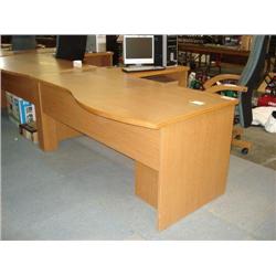 Oak Wave Front Executive L-Shaped Desk