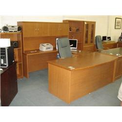 Oak Bowfront U-Shaped Executive Suite