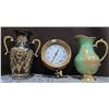 Image 3 : Brass Decor Lot: 2 Vases + Pressure Gage